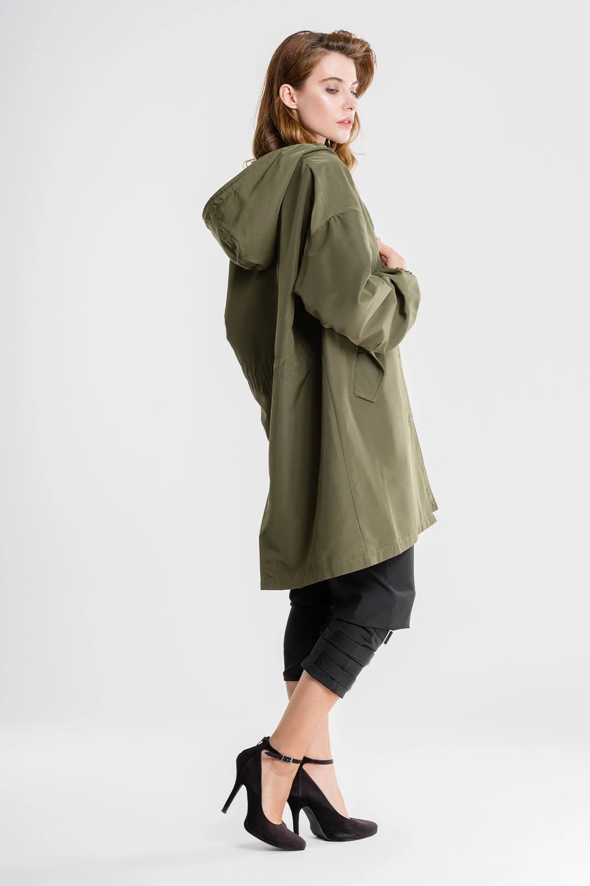 Oversized water-repellent windbreaker rain jacket with hood
