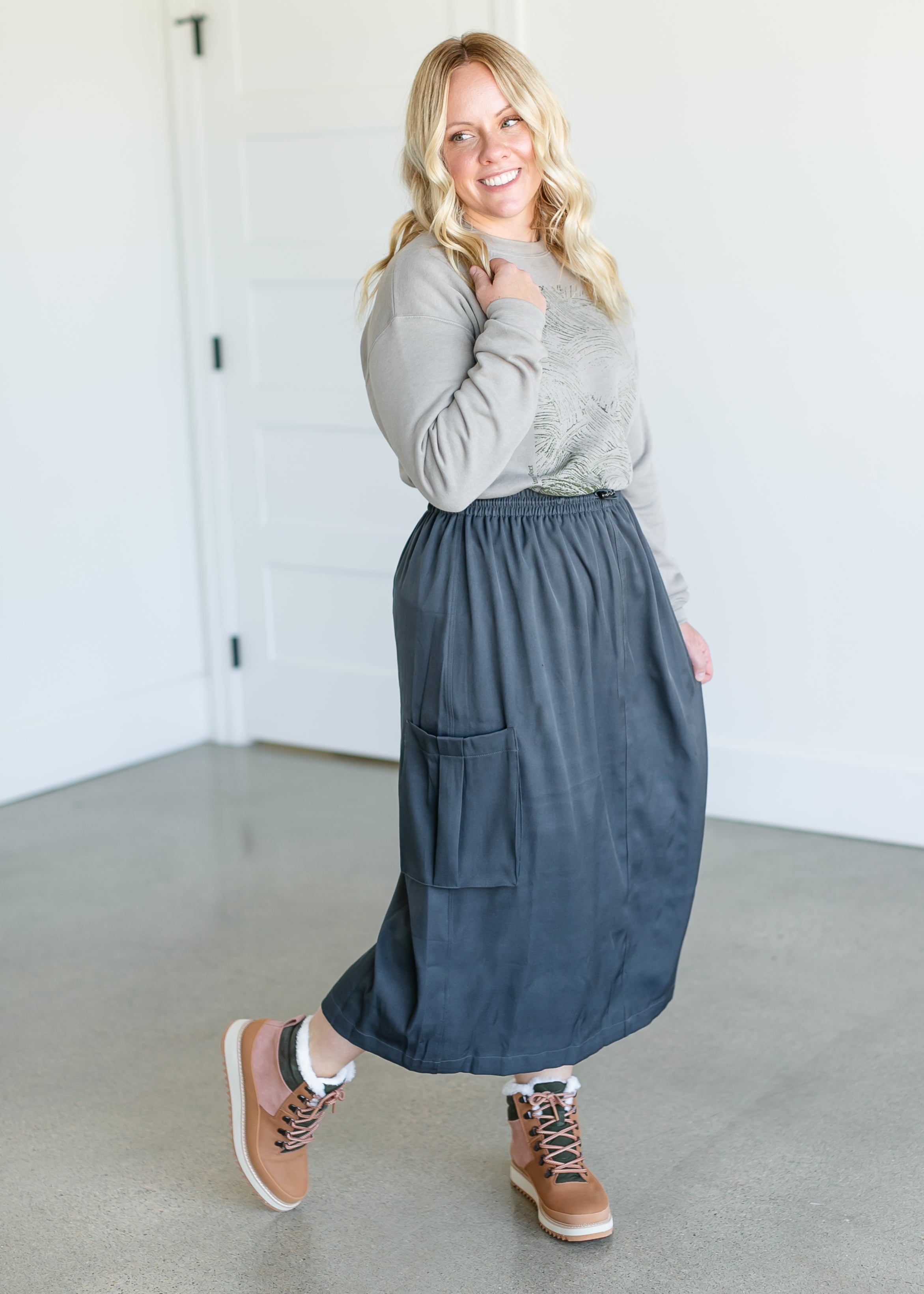 Drawstring Waist Cargo Midi Skirt